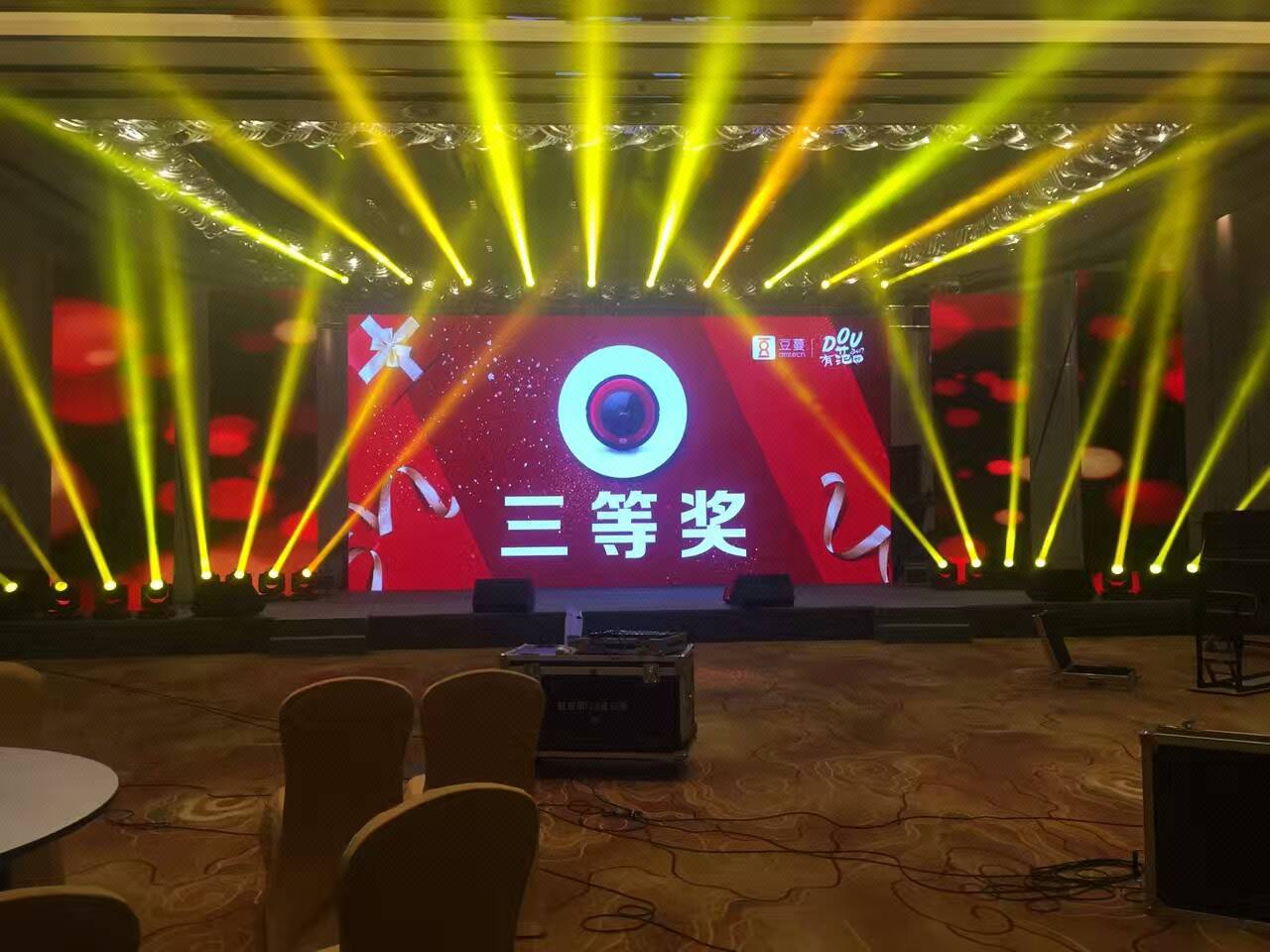 北京led屏舞台灯光音响租赁背景板搭建