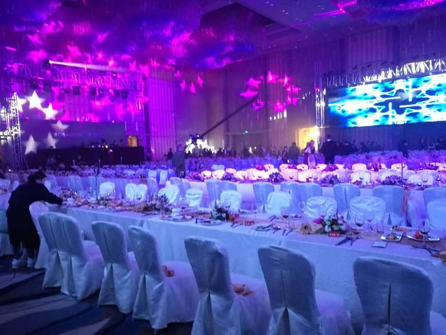 <hl>年會(huì)</hl> 發(fā)布會(huì) 舞臺(tái)燈光 音響 <hl>布置</hl>