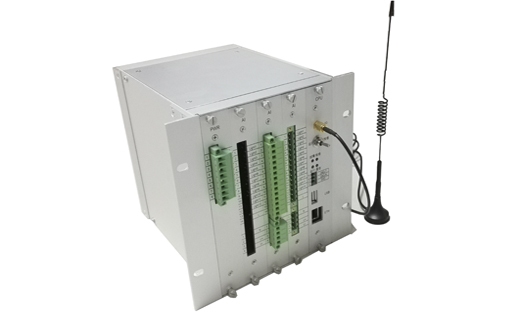 交通信号灯故障智能检测报警装置 主控板采用SAMA5D3x为控制核心，配置同时支持移动、联通、电信4G/3G/2G的全网通通信模块，对外提供多达17路DI接口、2路USB接口、1路RJ45电以太网口，结构使用工业标准4U板件机箱。