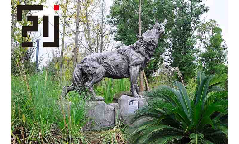 重庆两江新区龙湾森林公园动物雕塑小品